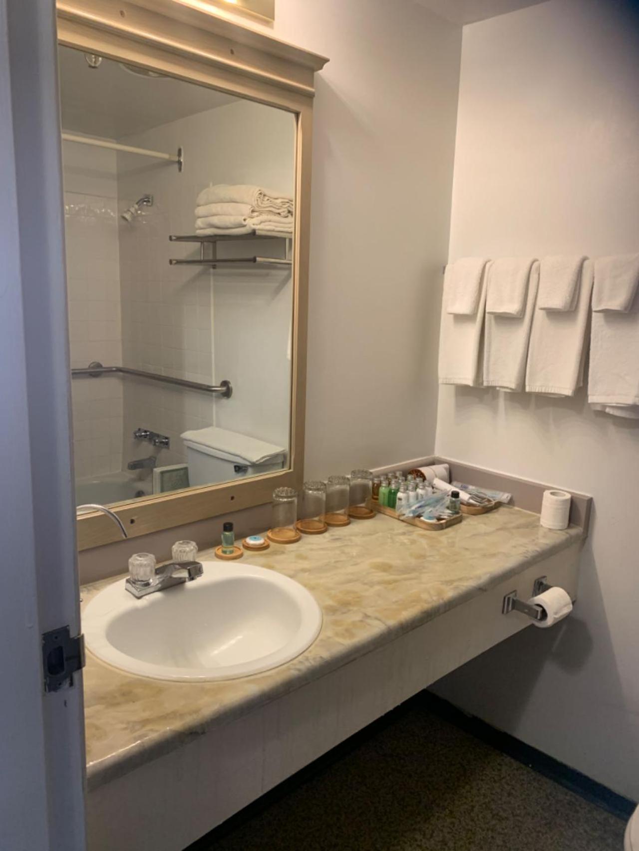Providence Place Inn ポート・ハーディ エクステリア 写真